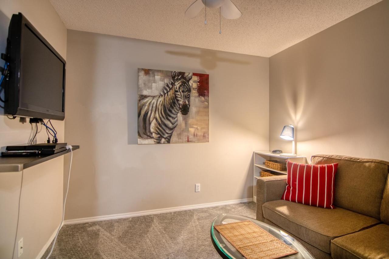 Mountain Getaway Condo - 5 Min Walk To The Beach! إنفيرمير المظهر الخارجي الصورة