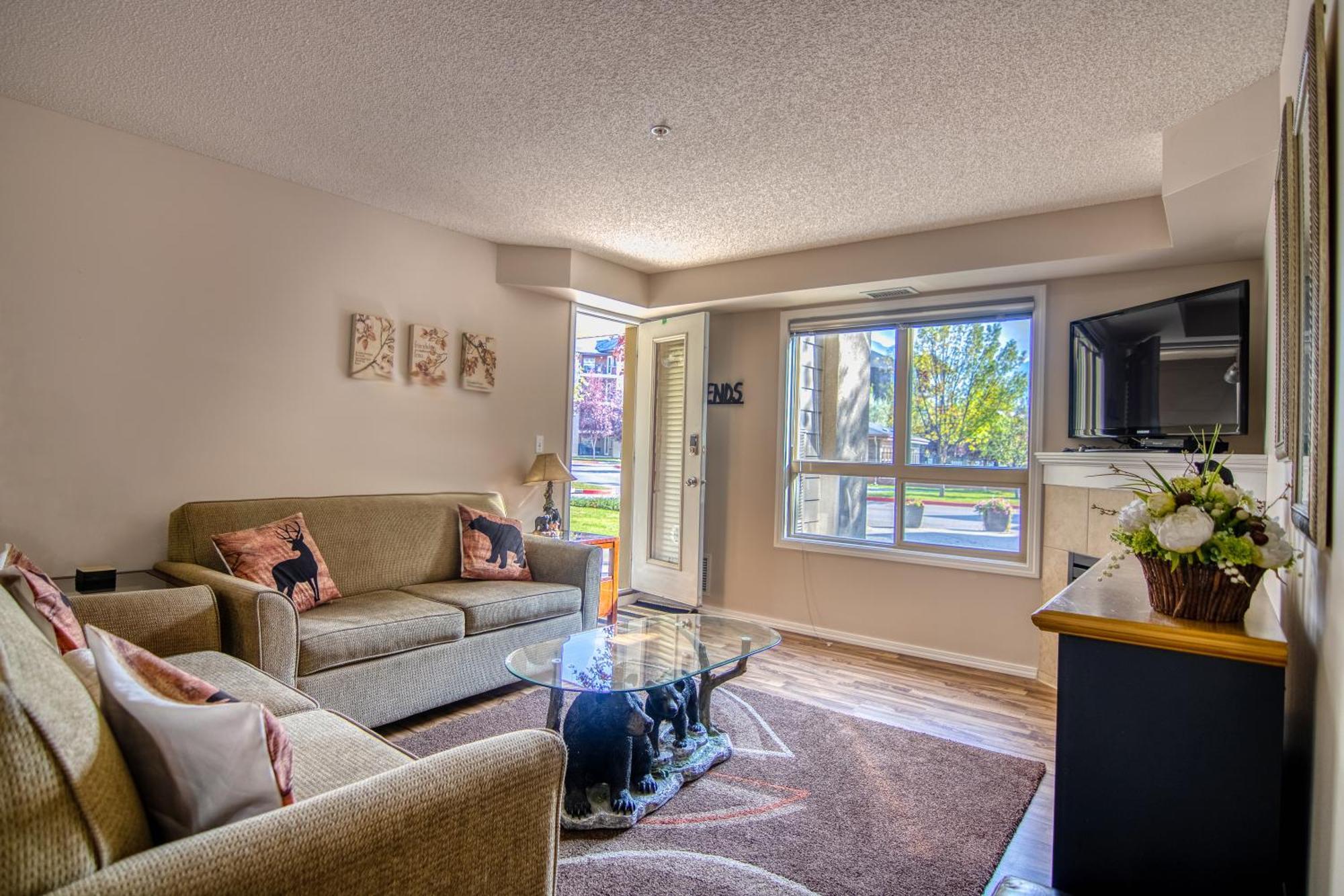 Mountain Getaway Condo - 5 Min Walk To The Beach! إنفيرمير المظهر الخارجي الصورة